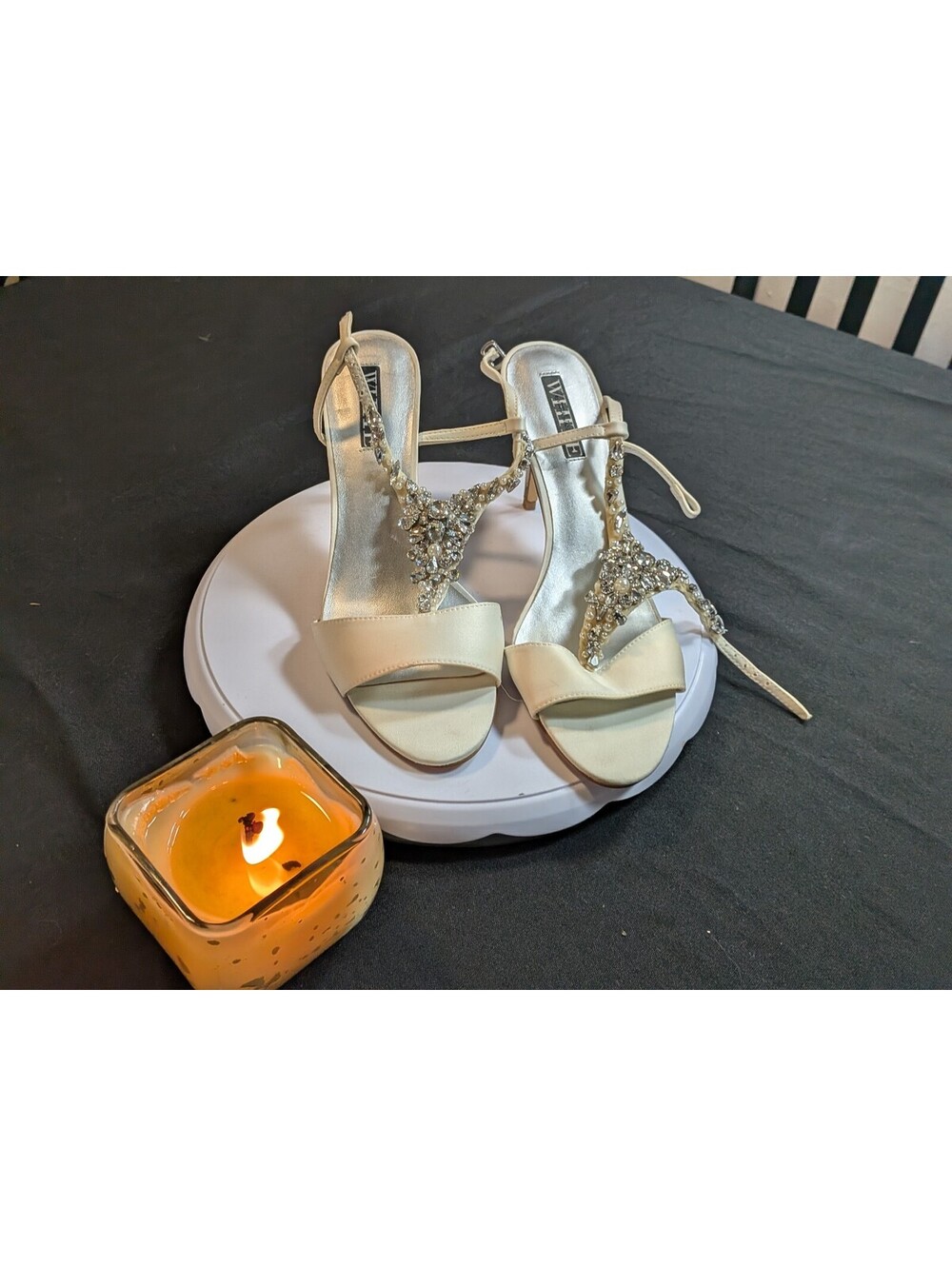 White by Vera Wang Bridal Crystal Flower Heels Ivory Size 10M Wedding